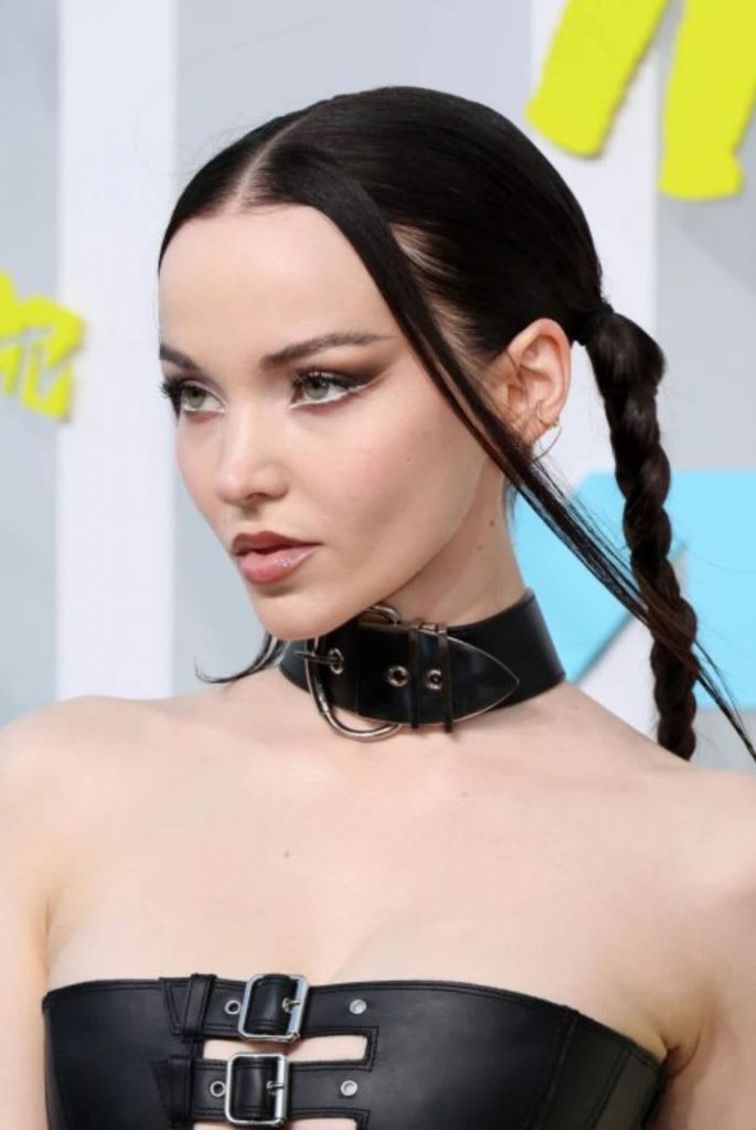 Best MTV VMAs Beauty Dove Cameron at the 2022 VMAs Image: Getty / Dia Dipasupil