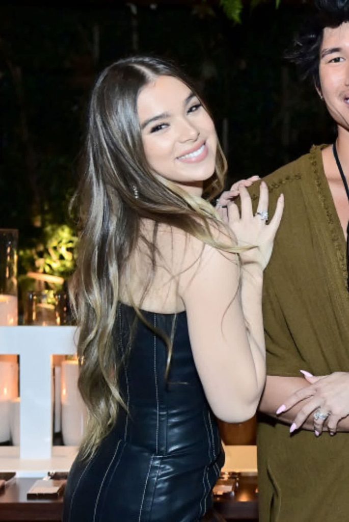 Hailee Steinfeld's supermodel nails