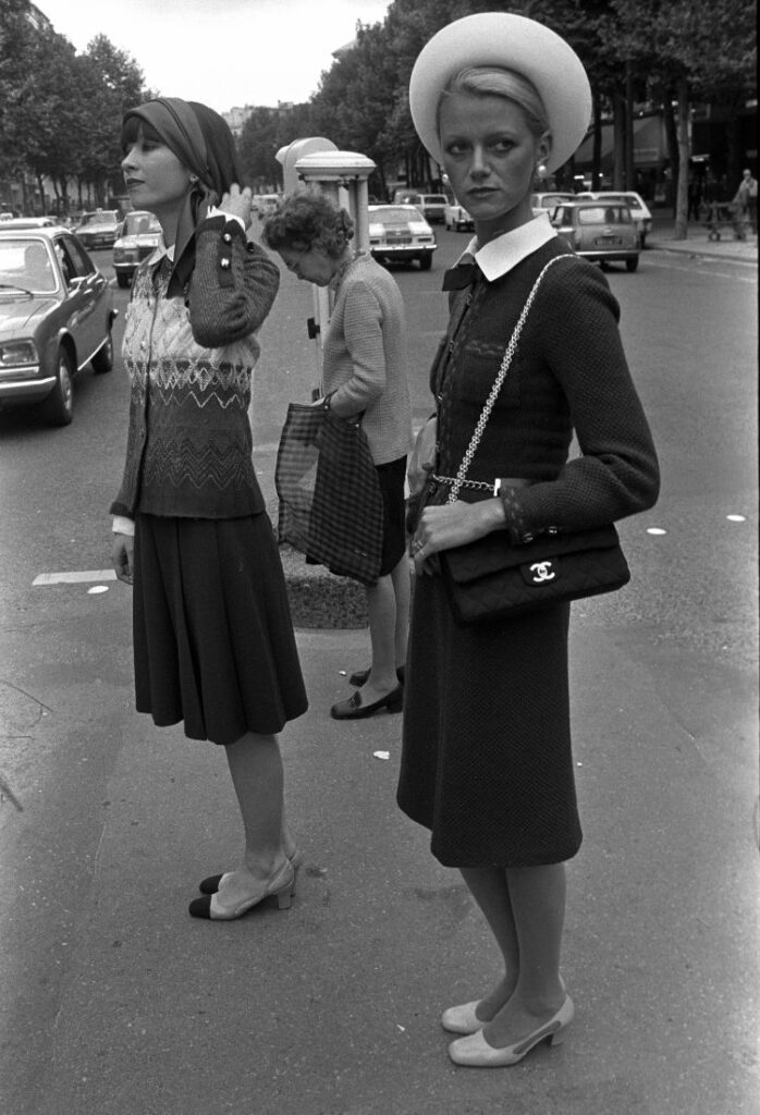 A model wearing a look from the Chanel Fall/Winter Ready to Wear 1973 collection in Paris