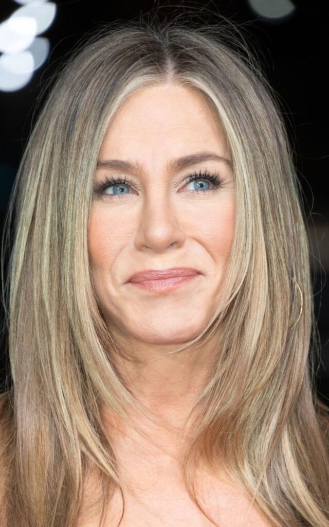 Jennifer Aniston is rocking the Rachel cut in 2023. 