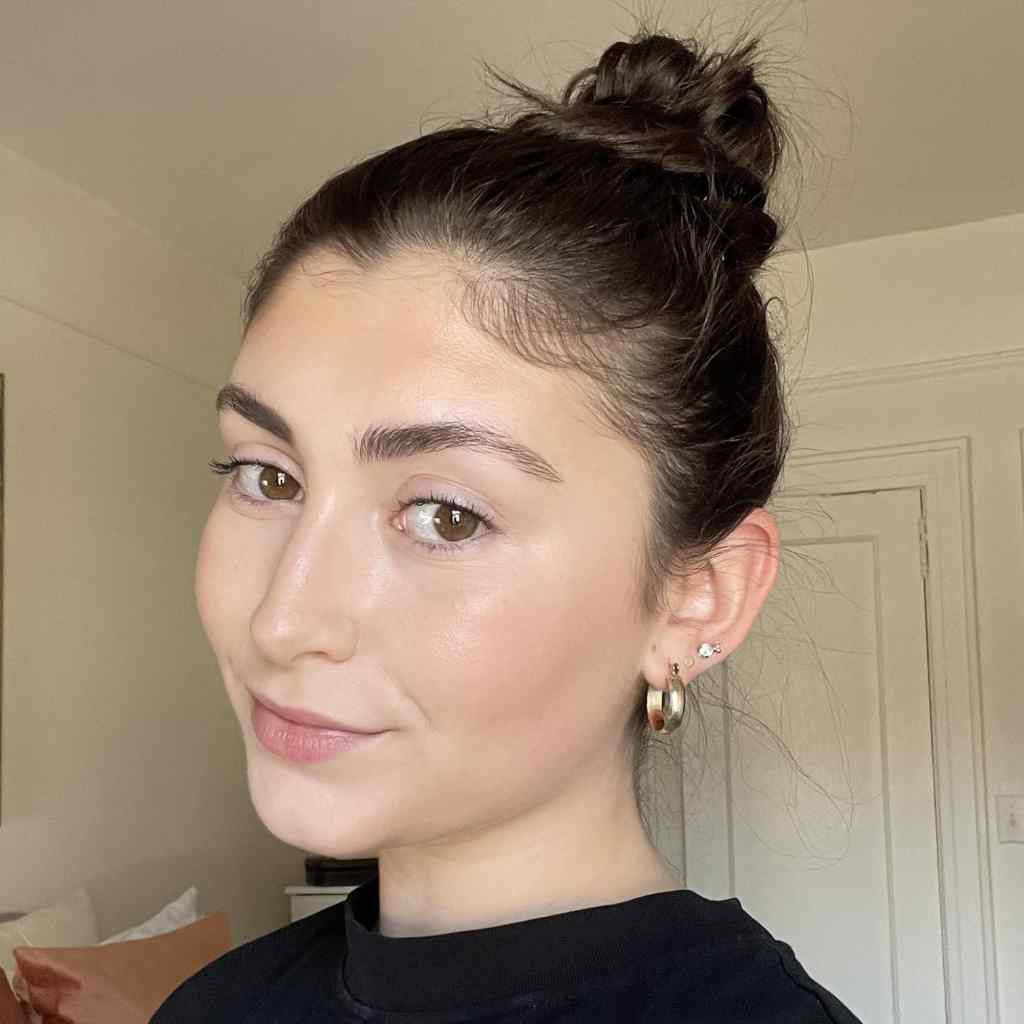 Adele Pavlidis tried the messy bun TikTok hair hack