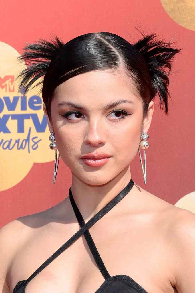 Olivia Rodrigo goes full Y2K at the MTV Movie and TV Awards