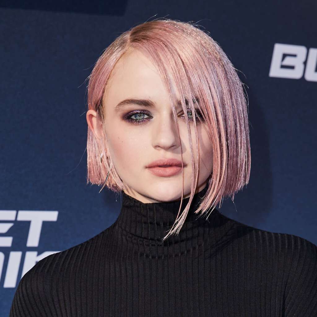 Joey King Pink bob haircut