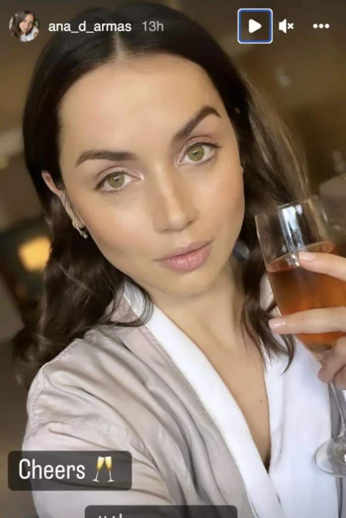 Ana De Armas with a supermodel manicure