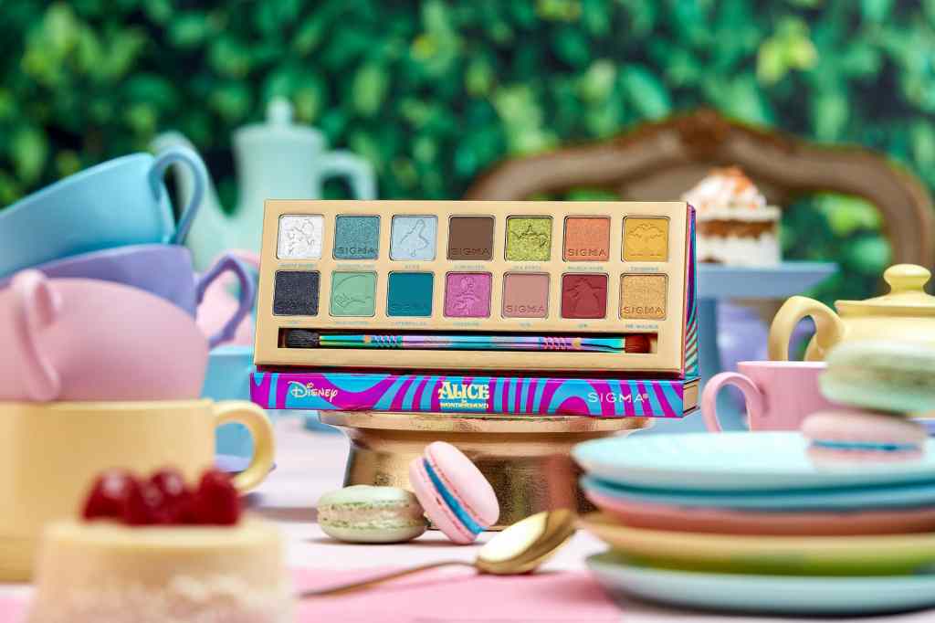 Sigma Beauty x Disney "Alice in Wonderland" Eyeshadow Palette