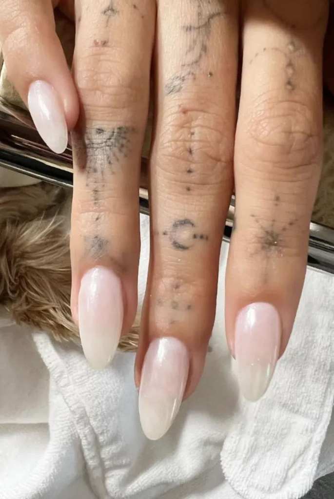 Hailey Bieber nails glazed donut manicure