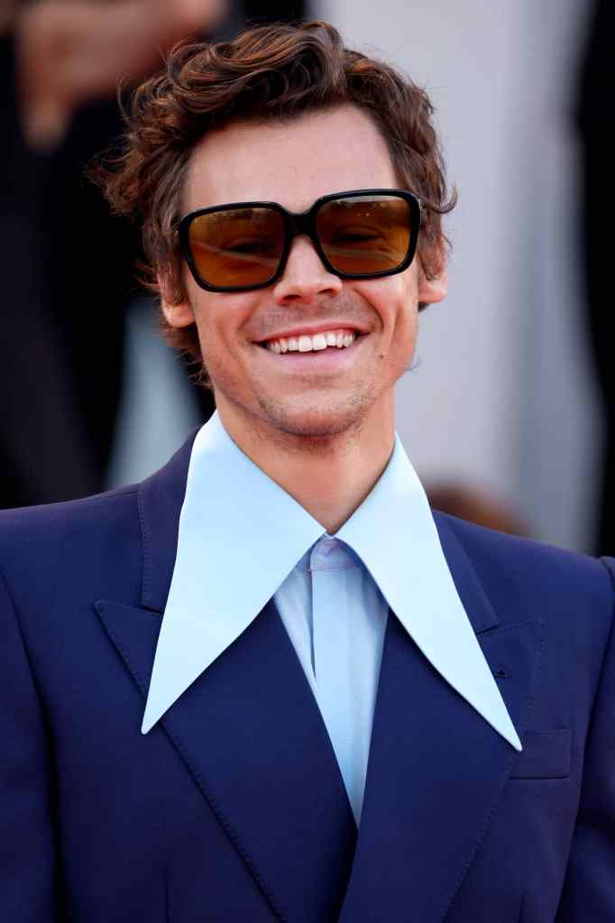 Harry Styles' rocks a blue manicure at the Venice Film Festival