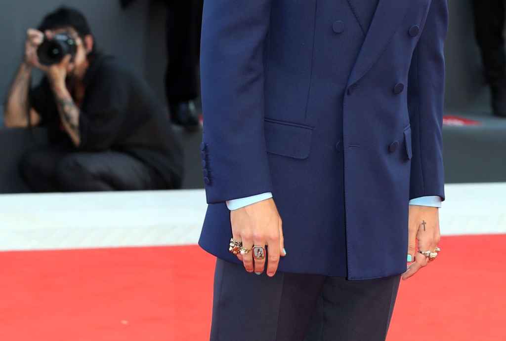 Harry Styles' rocks a blue manicure at the Venice Film Festival