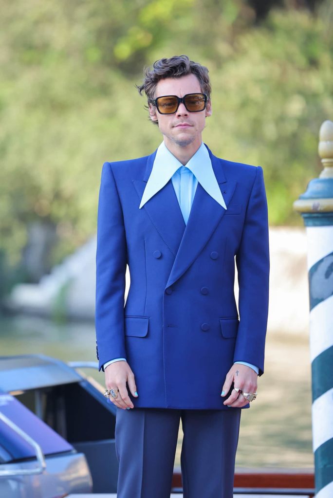 Harry Styles' rocks a blue manicure at the Venice Film Festival