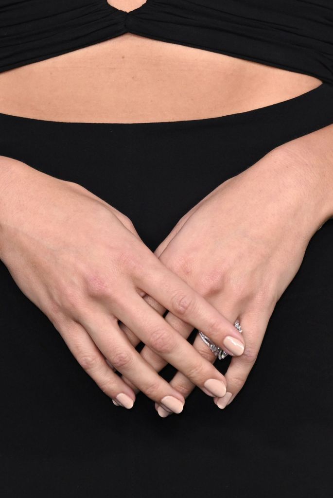 Margot Robbie's Supermodel Nails at "Amsterdam" Premiere