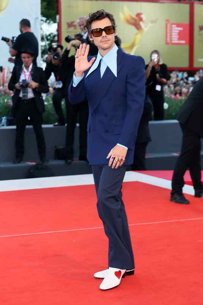 Harry Styles' rocks a blue manicure at the Venice Film Festival