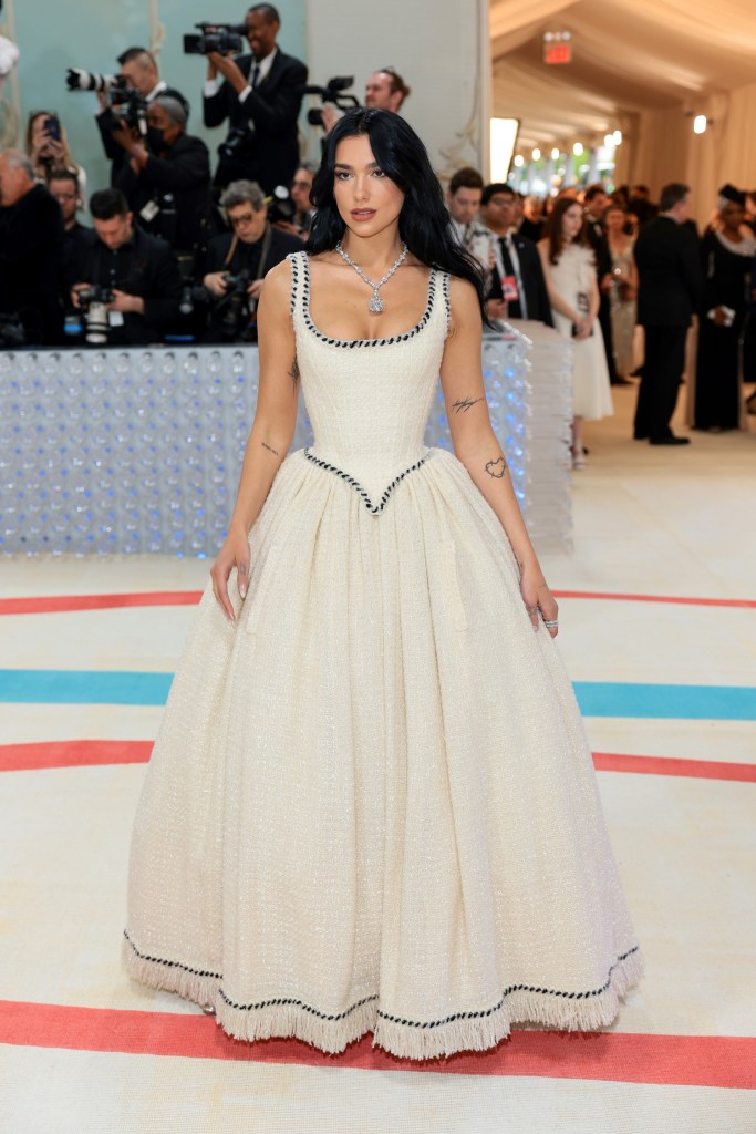 Met Gala 2023 dua lipa