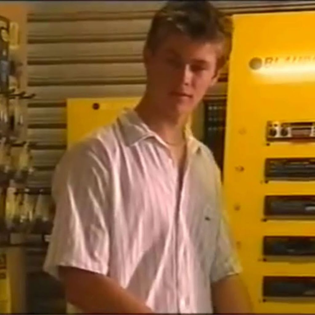 Chris Hemsworth on Neighbours